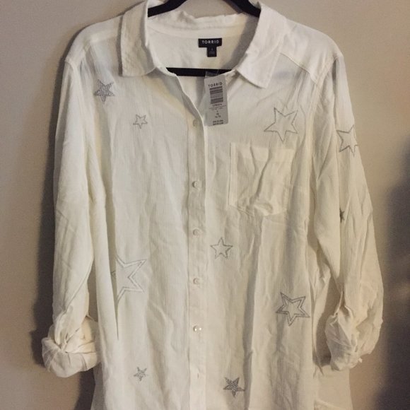 torrid Tops - NWT Torrid White Gauze Button-up with Star Details
